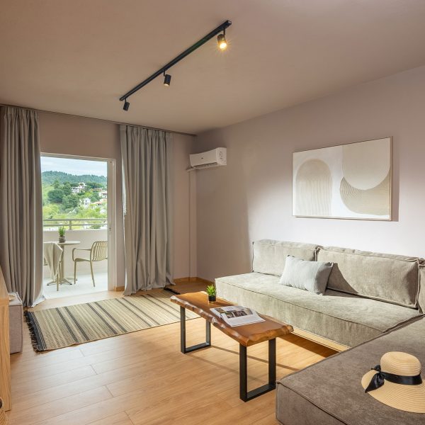 petra-nera-skiathos-comfort-suite-02