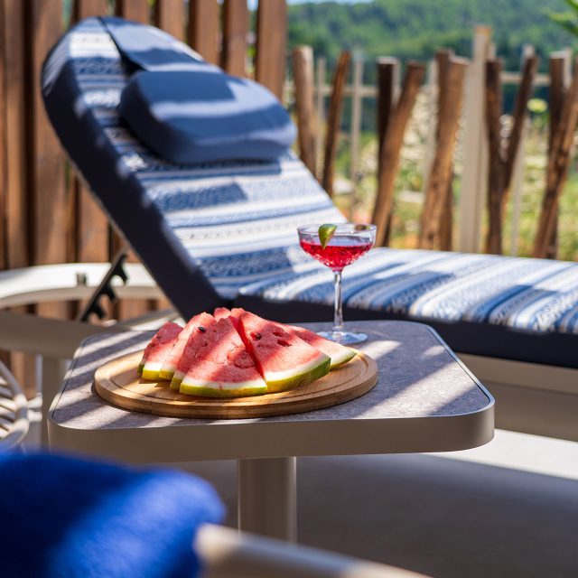 petra-nera-skiathos-deluxe-room-private-jacuzzi-04