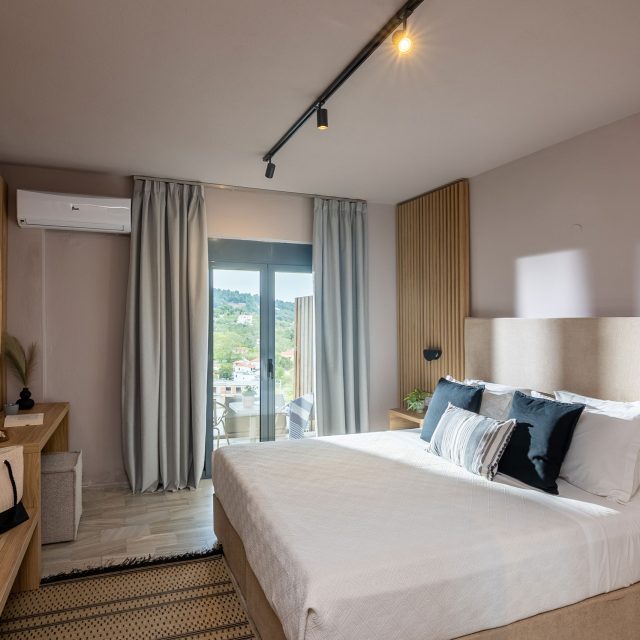 petra-nera-skiathos-executive-room-01