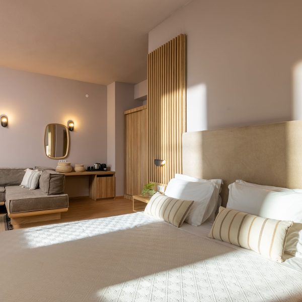 petra-nera-skiathos-junior-suite-02