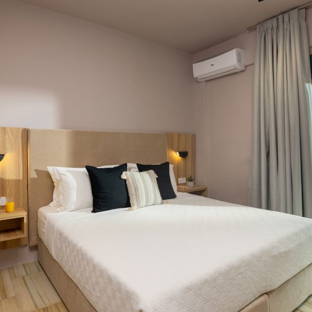 petra-nera-skiathos-king-suite-03