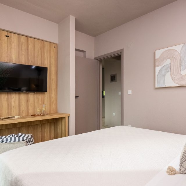 petra-nera-skiathos-king-suite-06