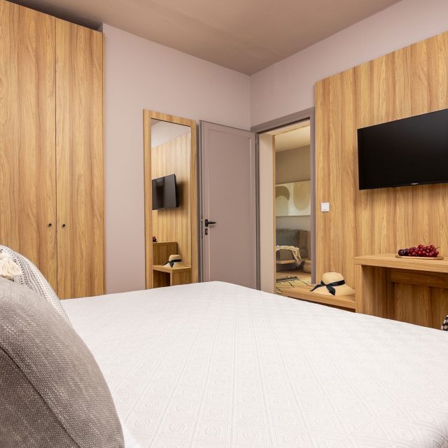 petra-nera-skiathos-princess-suite-02