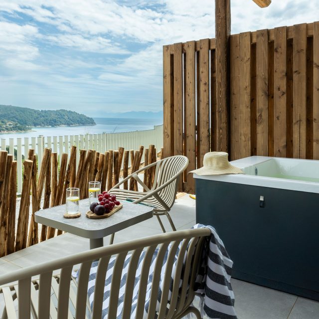 petra-nera-skiathos-princess-suite-08