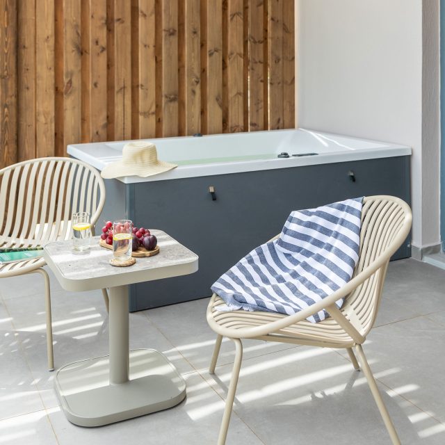 petra-nera-skiathos-princess-suite-09