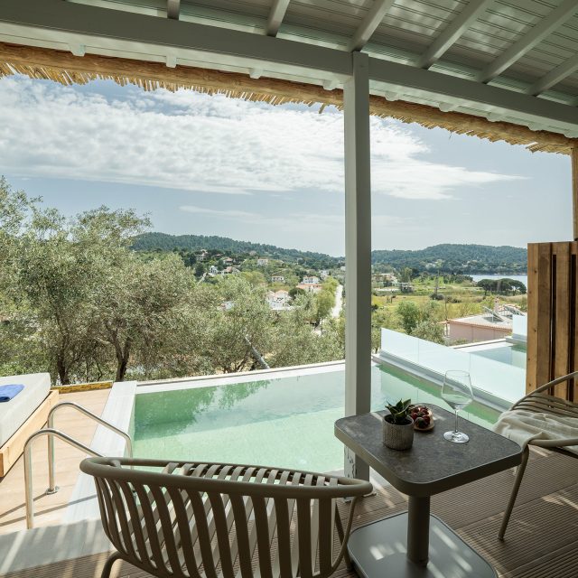 petra-nera-skiathos-queen-suite-02