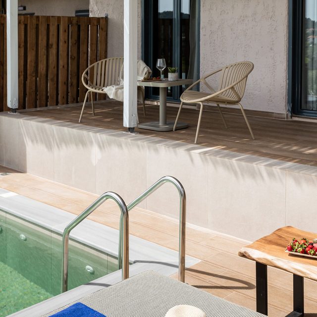 petra-nera-skiathos-queen-suite-03