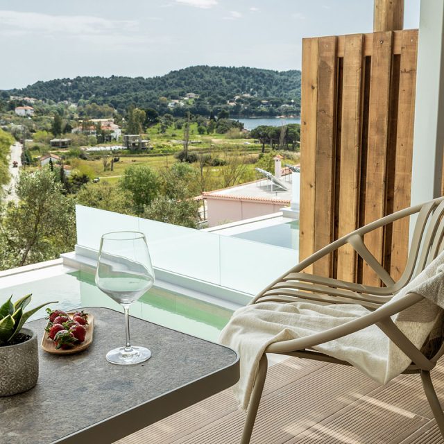 petra-nera-skiathos-queen-suite-08