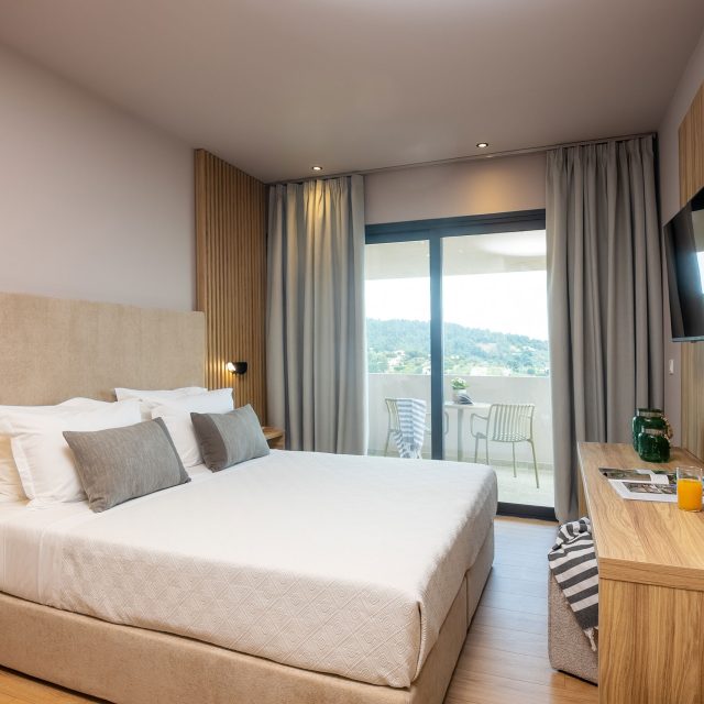 petra-nera-skiathos-superior-room-01